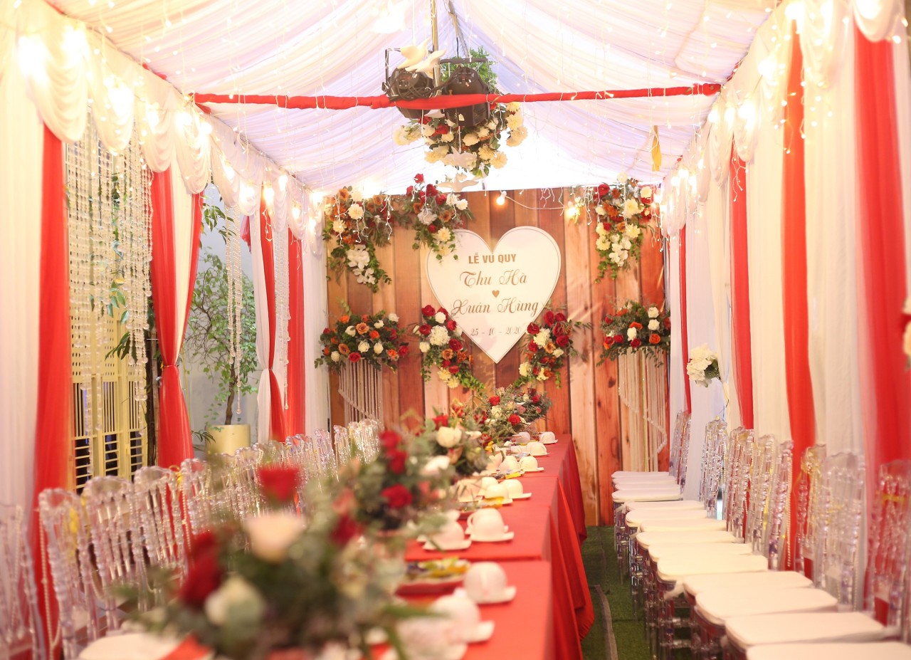 Dịch vụ cho thuê bàn ghế tại Long Biên