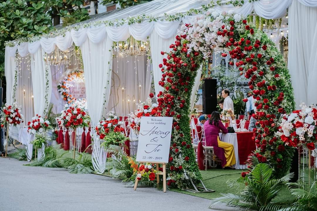 Dịch vụ cho thuê bàn ghế đám cưới tại Trung Hoà